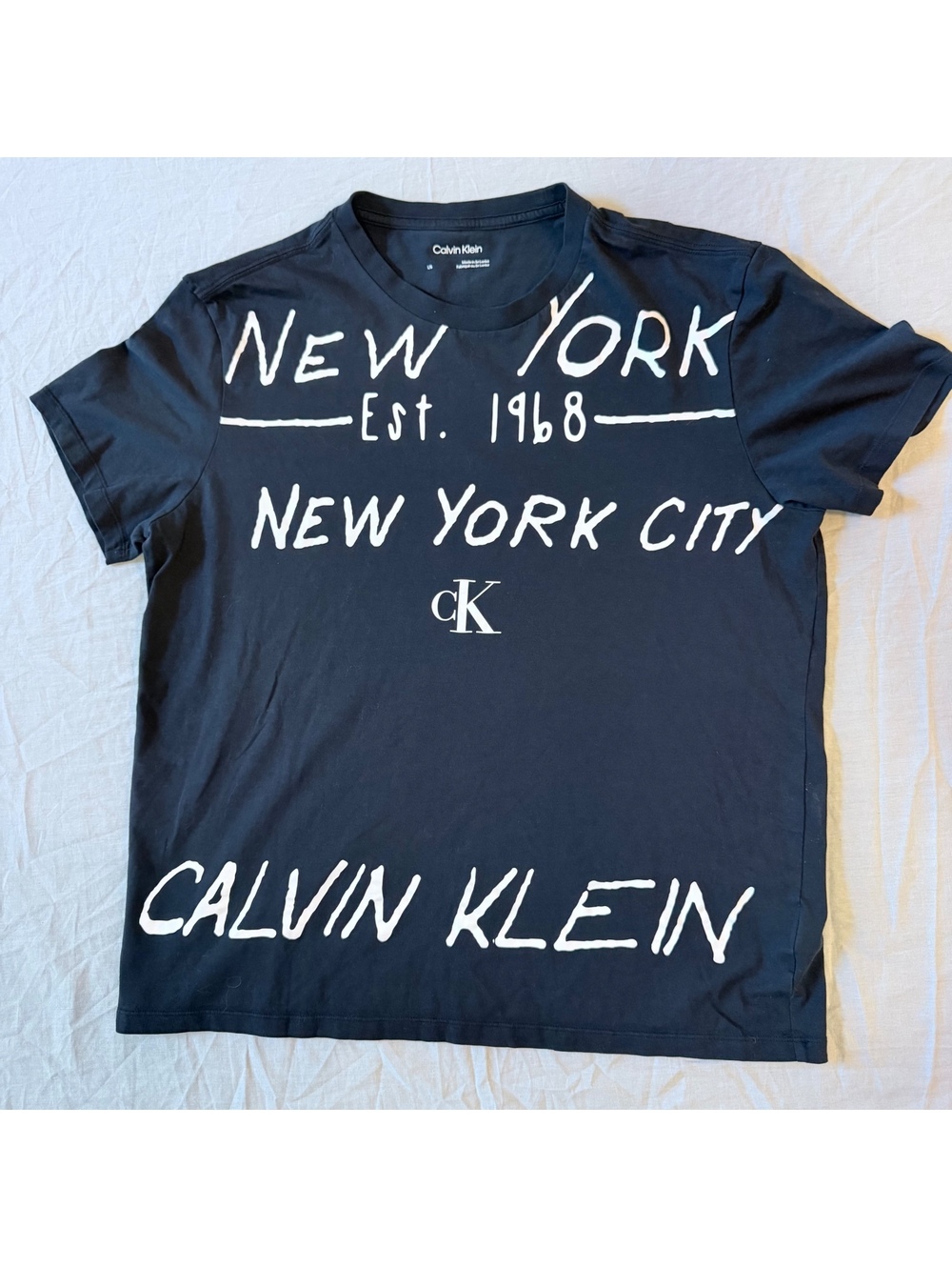 Calvin Klein Men's Black New York City Graphic T-Shirt, 100% Cotton, Very Good